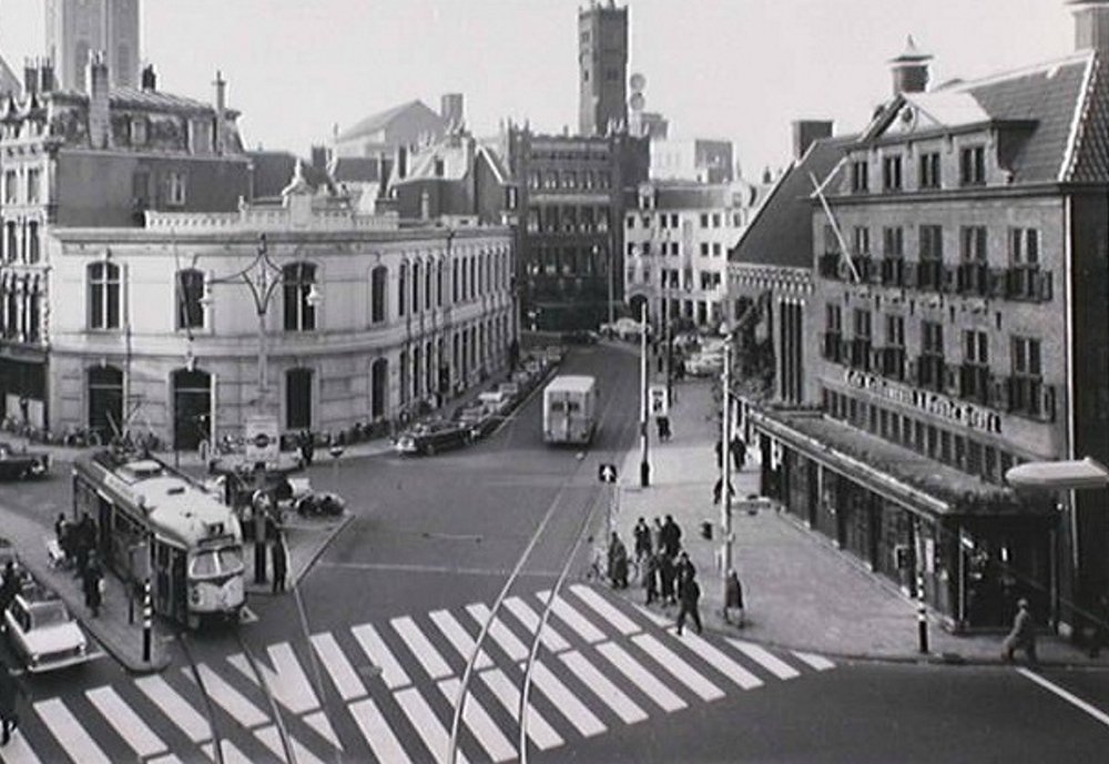 't Goude Hooft with old trams
