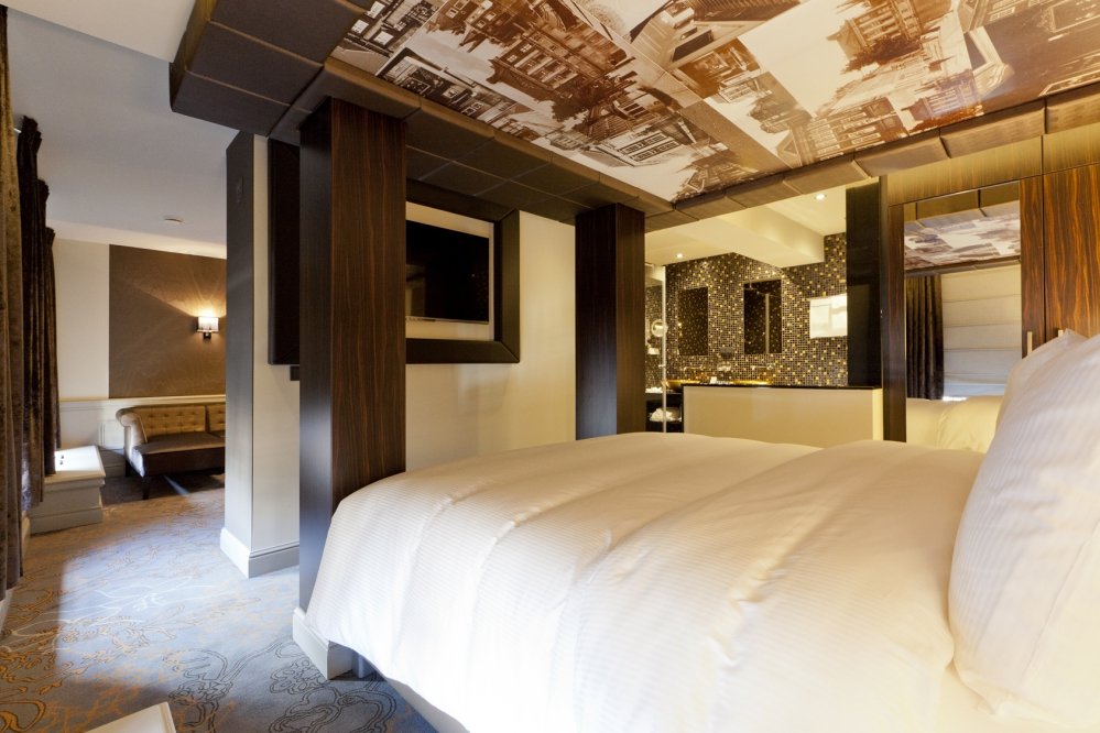 Delightful suite with a large four-poster bed