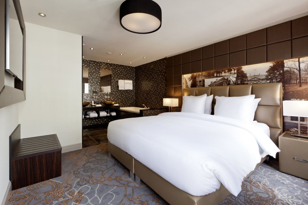 Kingsize bed